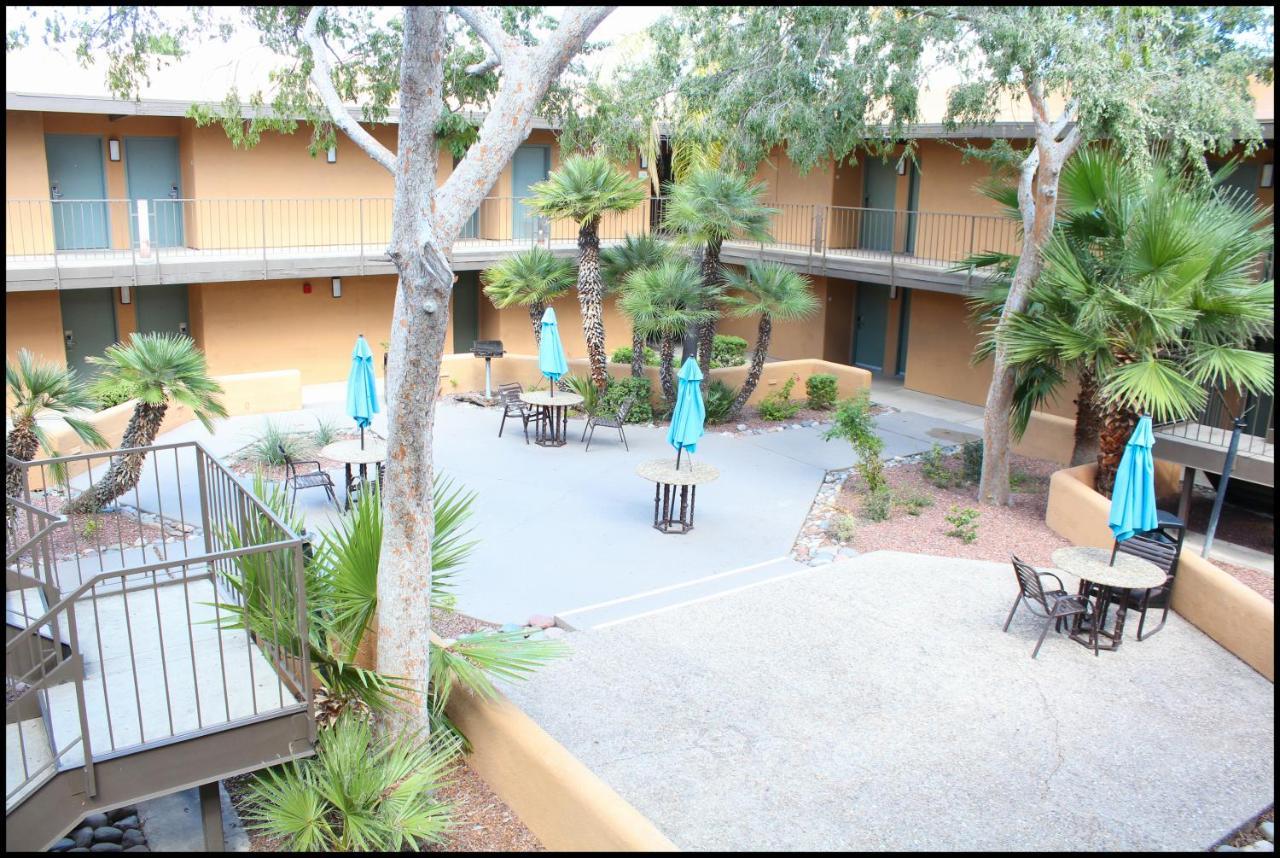Ramada By Wyndham Tucson Airport Hotell Drexel Heights Eksteriør bilde
