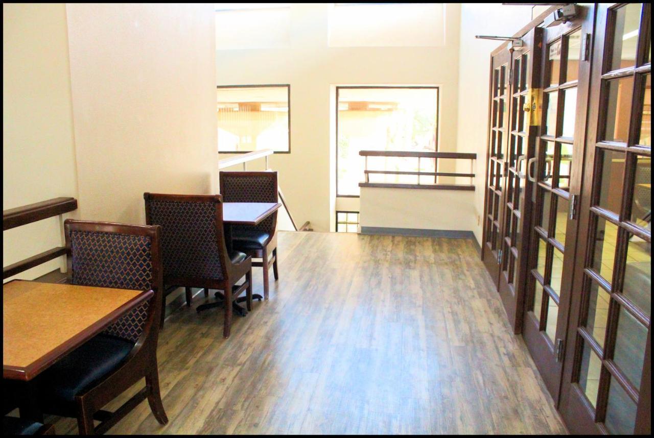 Ramada By Wyndham Tucson Airport Hotell Drexel Heights Eksteriør bilde
