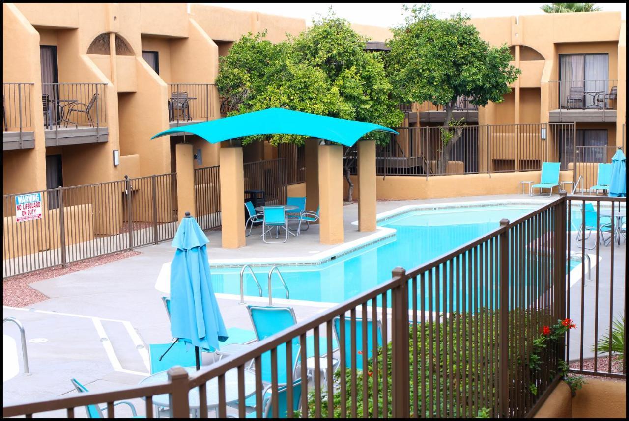 Ramada By Wyndham Tucson Airport Hotell Drexel Heights Eksteriør bilde