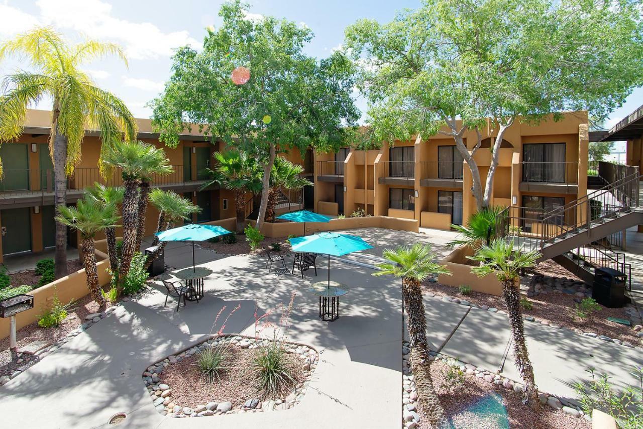 Ramada By Wyndham Tucson Airport Hotell Drexel Heights Eksteriør bilde